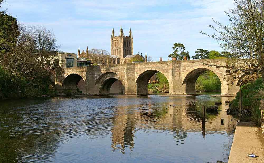 coach trips hereford